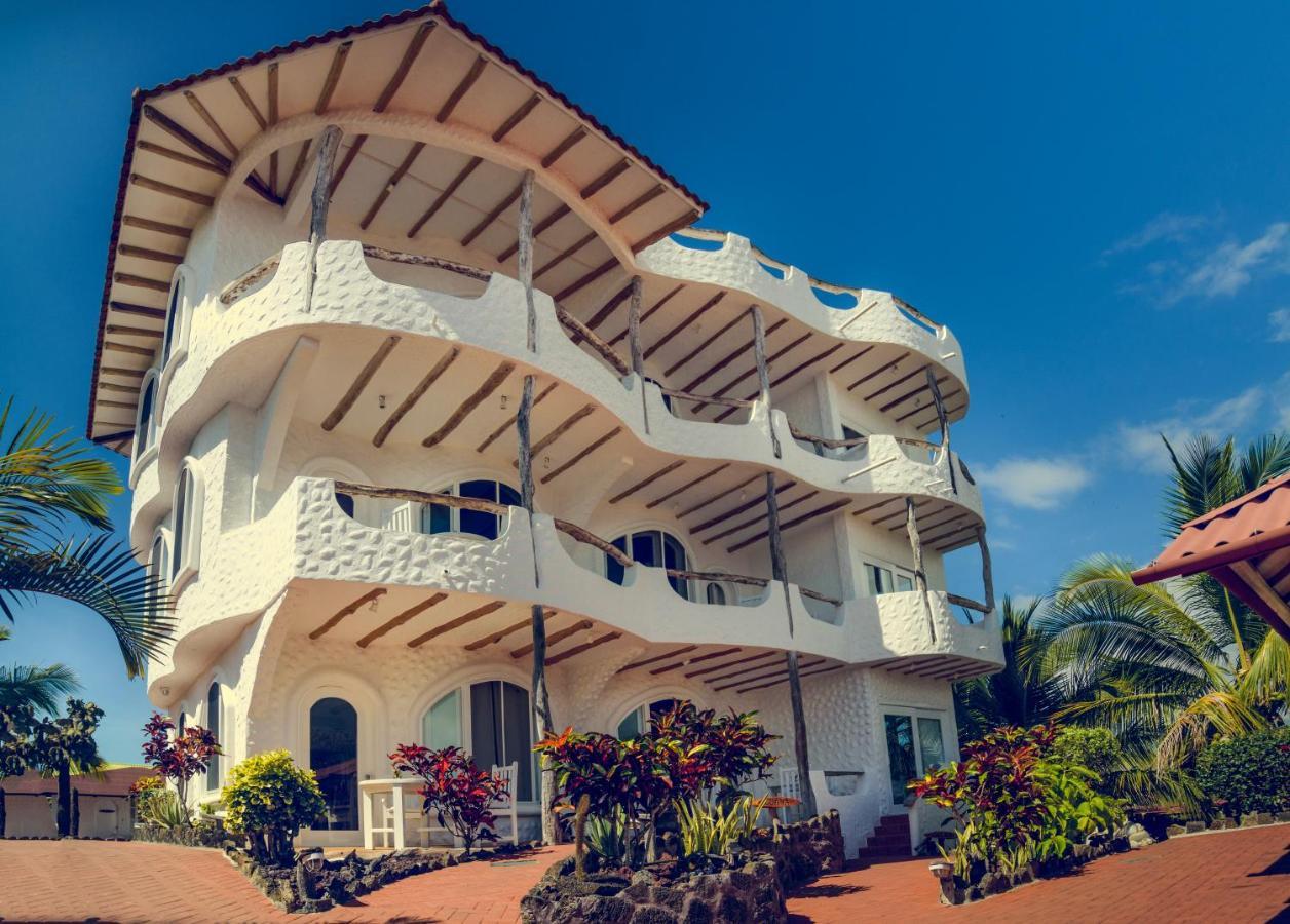 Hotel Angermeyer Waterfront Inn Puerto Ayora  Exteriör bild