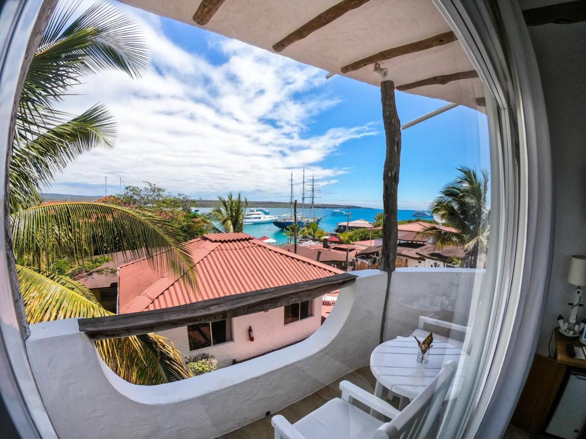 Hotel Angermeyer Waterfront Inn Puerto Ayora  Exteriör bild