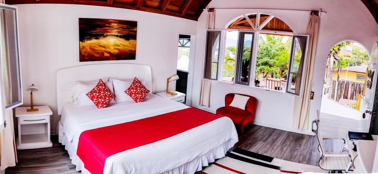 Hotel Angermeyer Waterfront Inn Puerto Ayora  Exteriör bild