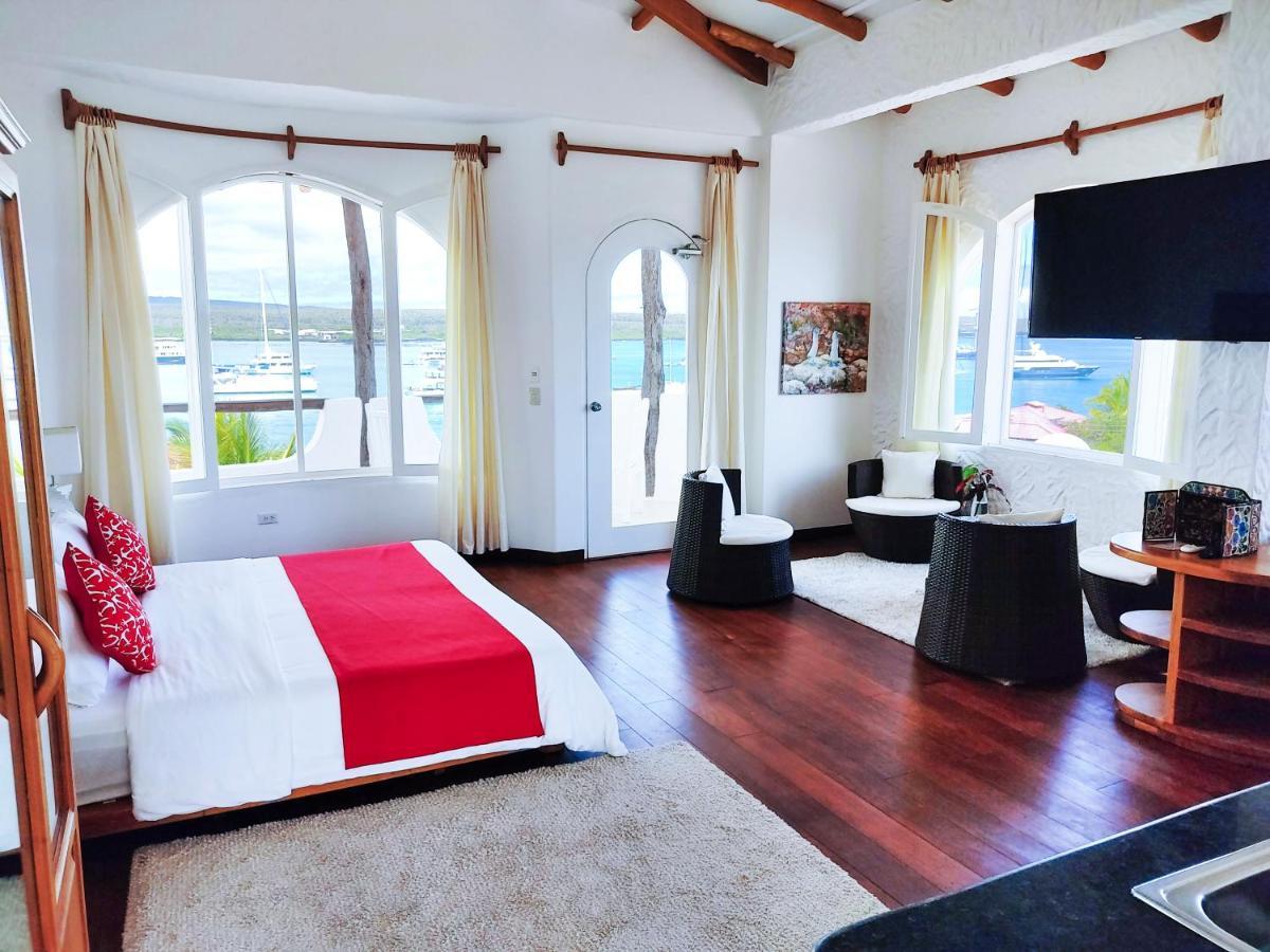 Hotel Angermeyer Waterfront Inn Puerto Ayora  Exteriör bild