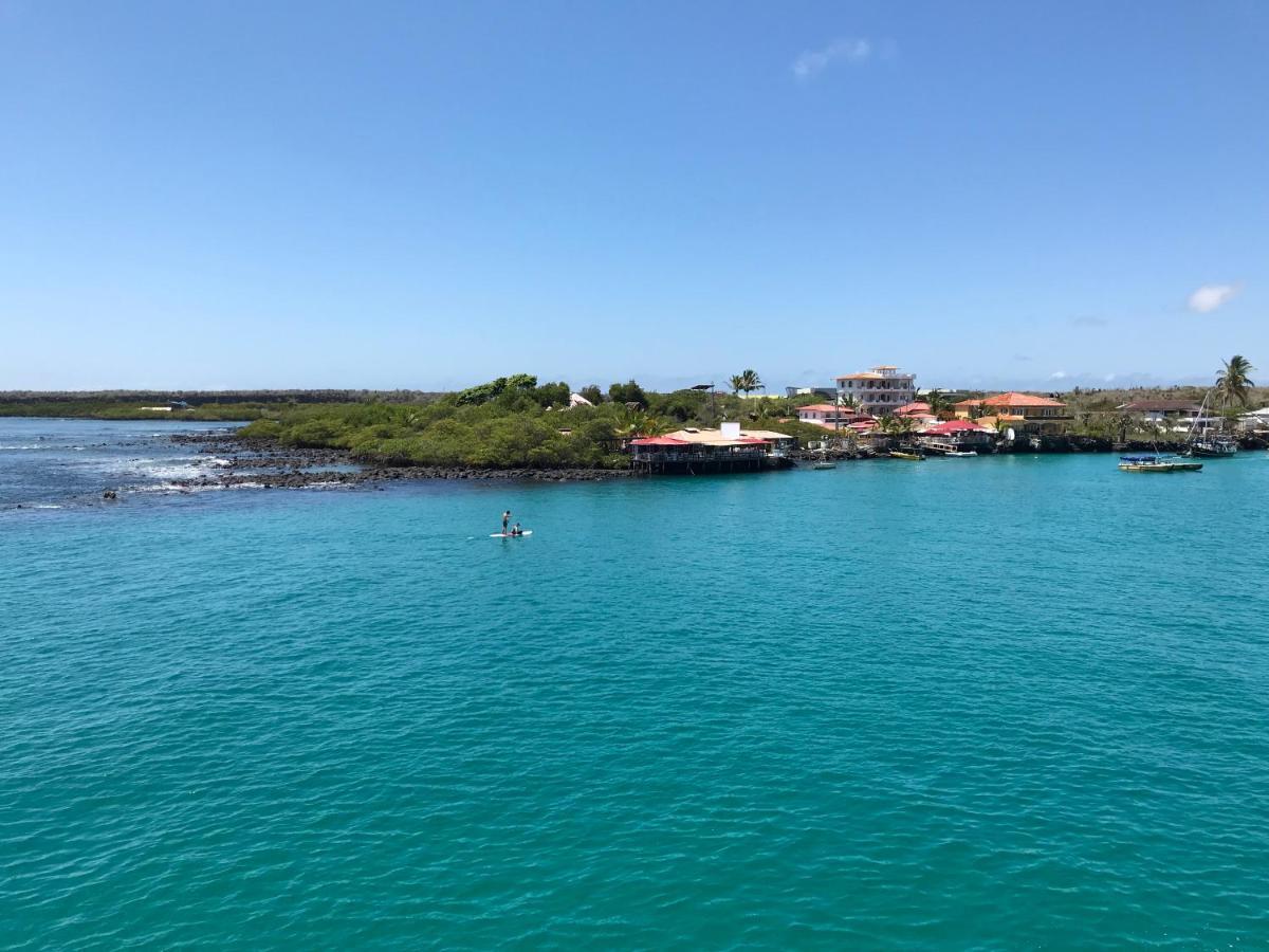 Hotel Angermeyer Waterfront Inn Puerto Ayora  Exteriör bild